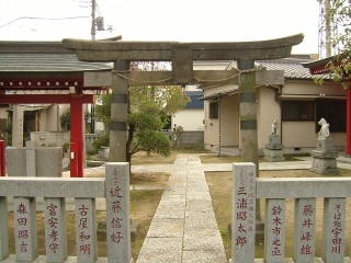 02足立区・神明町：赤稲荷神社.jpg